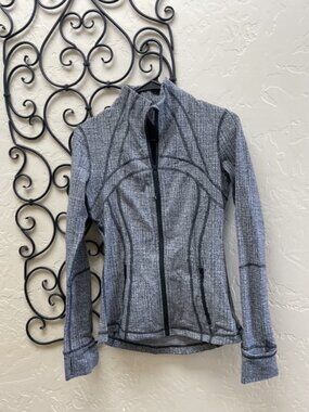 Lululemon black and grey define jacket